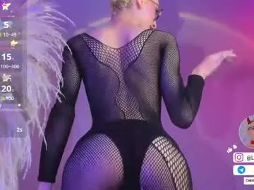 Emely – webcam model profile photo Image 3