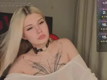 mae_nathan – webcam model profile photo Image 9