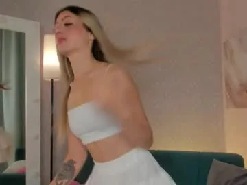 IsabellaEstrada – webcam model profile photo Image 2