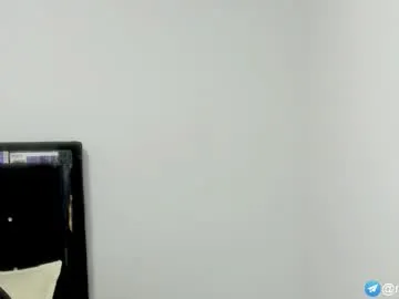 roxy_santos__ – webcam model profile photo Image 18