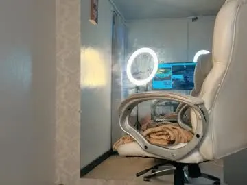 kathariine – webcam model profile photo Image 5