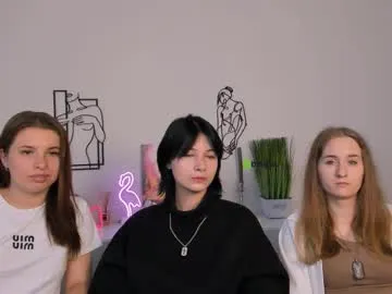 lola_swon – webcam model profile photo