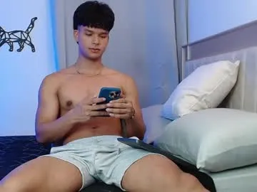 umarany – webcam model profile photo Image 11