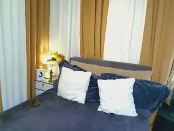 Summer – webcam model profile photo Image 13