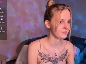 denobluora – webcam model profile photo Image 11