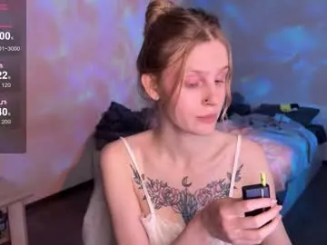 denobluora – webcam model profile photo Image 12