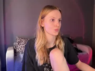 denobluora – webcam model profile photo Image 16