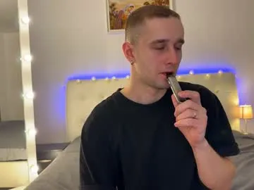 pureannuals – webcam model profile photo Image 2