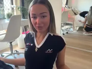 lau__1 – webcam model profile photo Image 7