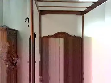 lv2ply2 – webcam model profile photo