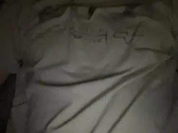 iamsomeone1234 – webcam model profile photo Image 6