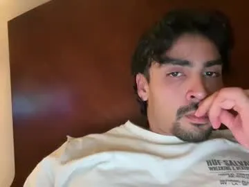 emilywarren296 – webcam model profile photo Image 14