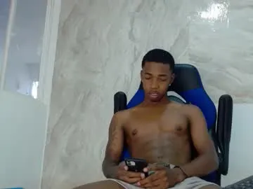 MiaKorz – webcam model profile photo Image 5