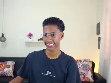 maiki18 – webcam model profile photo