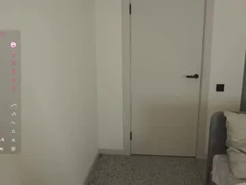 GabyCastellanos – webcam model profile photo Image 5