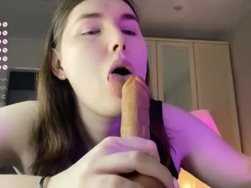 Dolce – webcam model profile photo Image 14