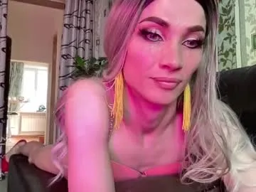 lavetax – webcam model profile photo Image 2