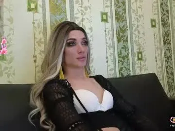 lavetax – webcam model profile photo Image 3