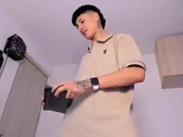 YasmienAtos – webcam model profile photo Image 18