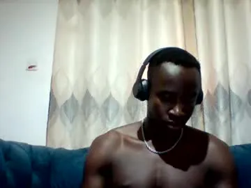 nahirr – webcam model profile photo Image 17