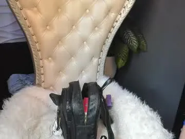 emiliacouple – webcam model profile photo Image 15