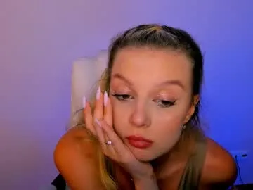 tvycas7 – webcam model profile photo Image 4