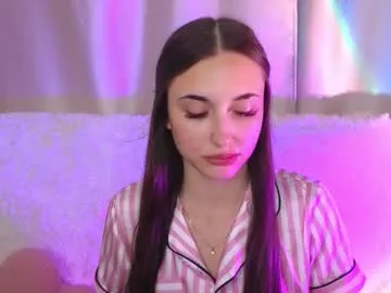 Adara – webcam model profile photo Image 12