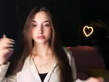 Adara – webcam model profile photo Image 4