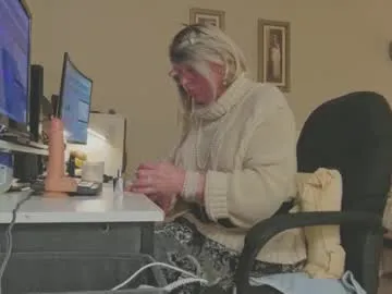 Julieta – webcam model profile photo Image 10