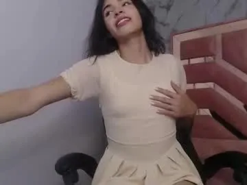 EmmaLevis – webcam model profile photo Image 15