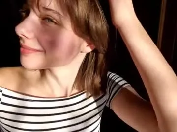 tvycas7 – webcam model profile photo Image 3