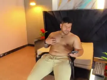 dominate_stud – webcam model profile photo Image 12