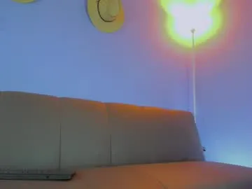 AdelinaLuuna – webcam model profile photo Image 2