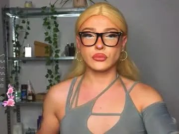 EmiliaWalker – webcam model profile photo Image 5