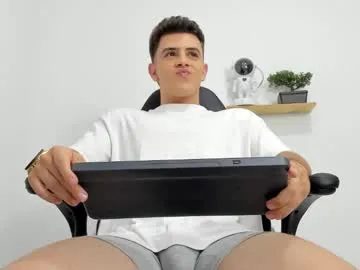 lolaa_darling – webcam model profile photo Image 12