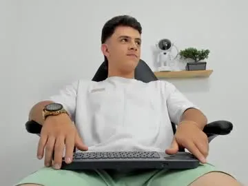 lolaa_darling – webcam model profile photo Image 6