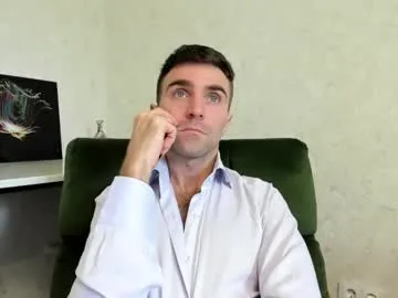 AdelinaLuuna – webcam model profile photo Image 14