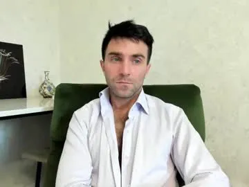 AdelinaLuuna – webcam model profile photo Image 4