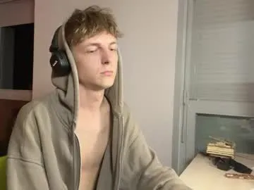 JulieSharp – webcam model profile photo Image 17