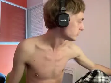 JulieSharp – webcam model profile photo Image 18