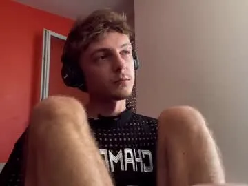 JulieSharp – webcam model profile photo Image 8