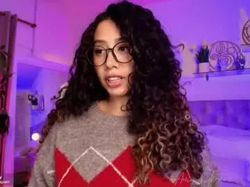 tvycas7 – webcam model profile photo Image 15