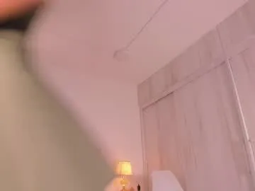 missjuliaa_ Image 13