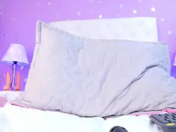 Nicole – webcam model profile photo Image 16