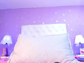 Nicole – webcam model profile photo Image 19