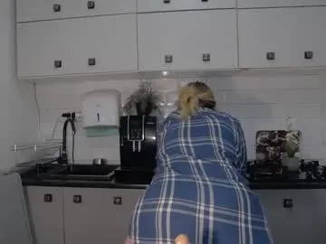 JulietaLake – webcam model profile photo Image 8