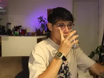 mae_nathan – webcam model profile photo Image 16