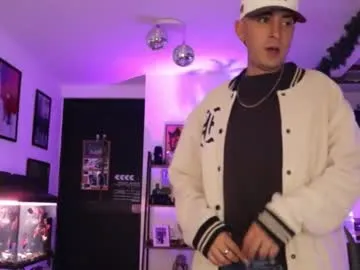 mae_nathan – webcam model profile photo Image 6