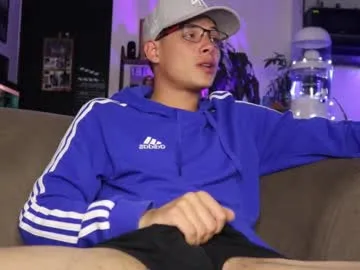 mae_nathan – webcam model profile photo Image 9