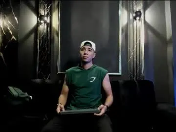 emilywarren296 – webcam model profile photo Image 14